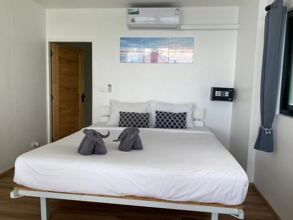 Patong Sunset Villa Phuket Exterior photo